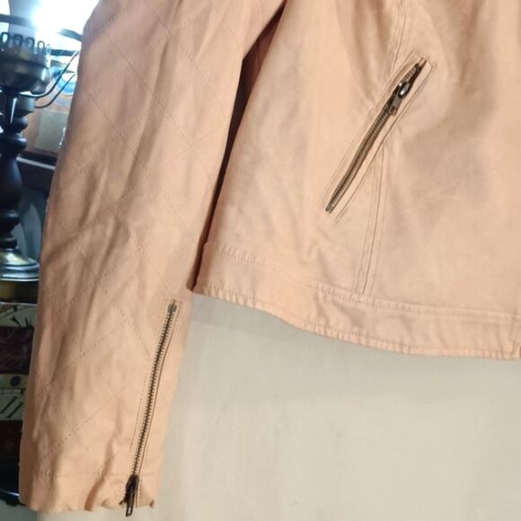 Torrid Pastel Pink Faux Leather Plus Sz Fully Lined Biker Jacket Sz 2 - Picture 10 of 10